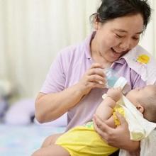 現(xiàn)代家政服務(wù) 專業(yè)、便捷，打造品質(zhì)生活新選擇